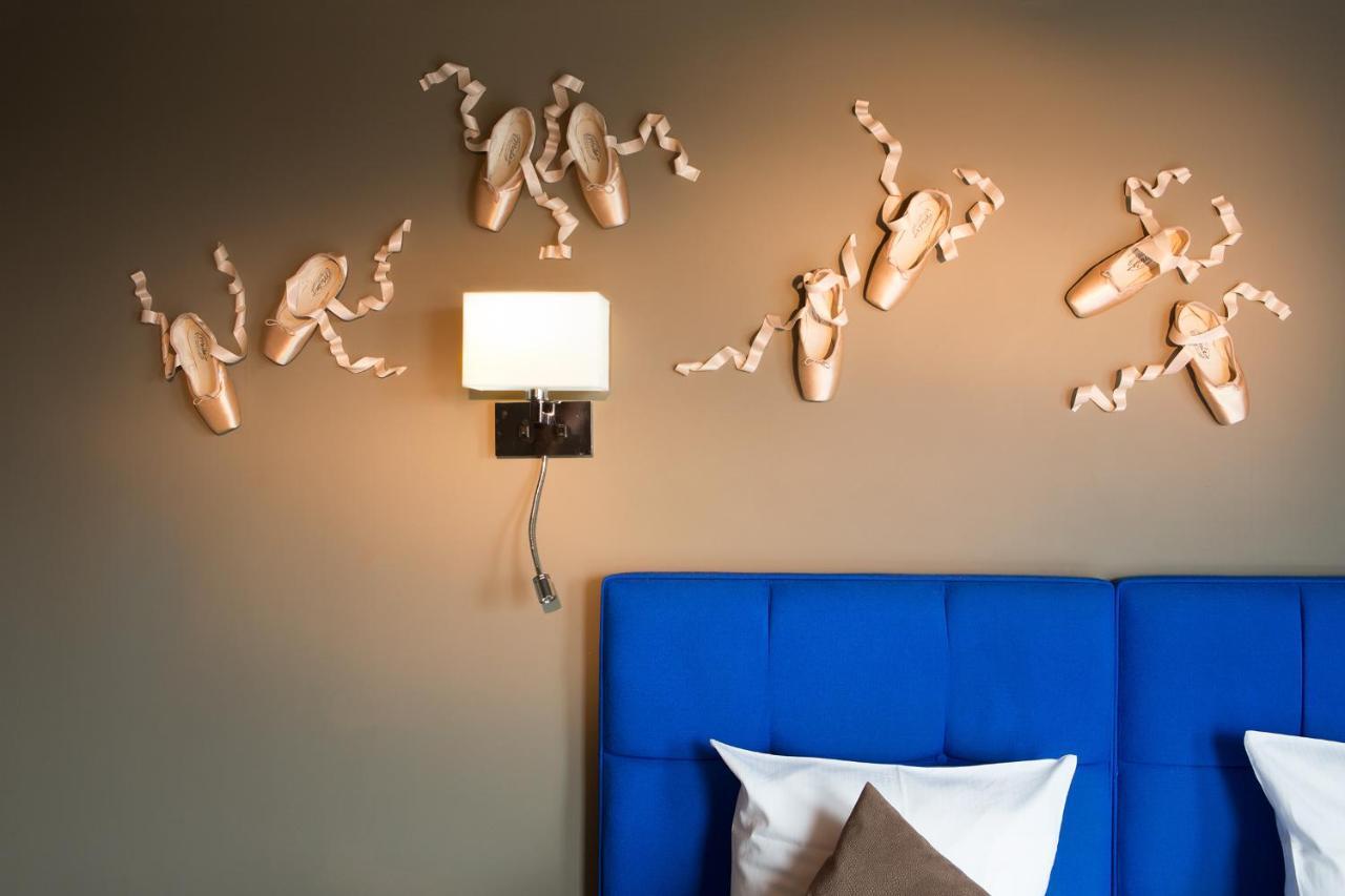 Hotel The Neufchatel Saint-Gilles Bagian luar foto