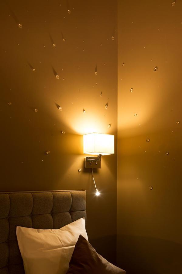 Hotel The Neufchatel Saint-Gilles Bagian luar foto